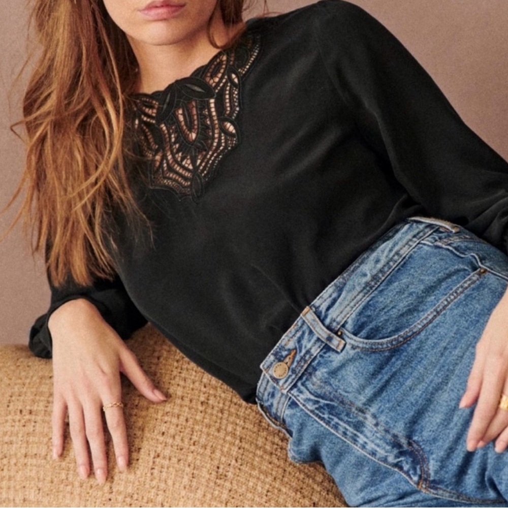 SÉZANE Carlotta Blouse in Black - Picture 2 of 5
